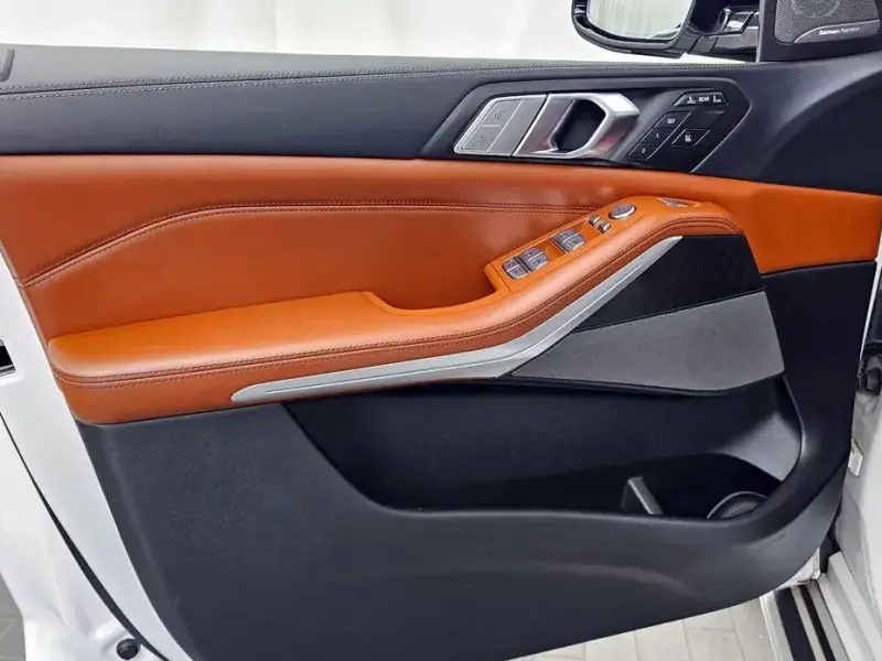 2022 BMW X7 с пробегом 49 356 км