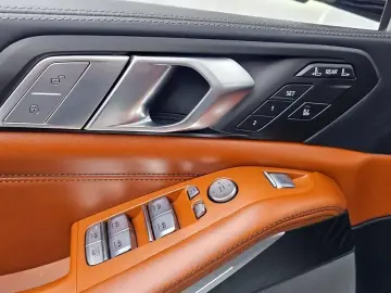 2022 BMW X7 с пробегом 49 356 км