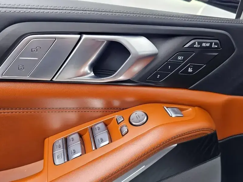 2022 BMW X7 с пробегом 49 356 км
