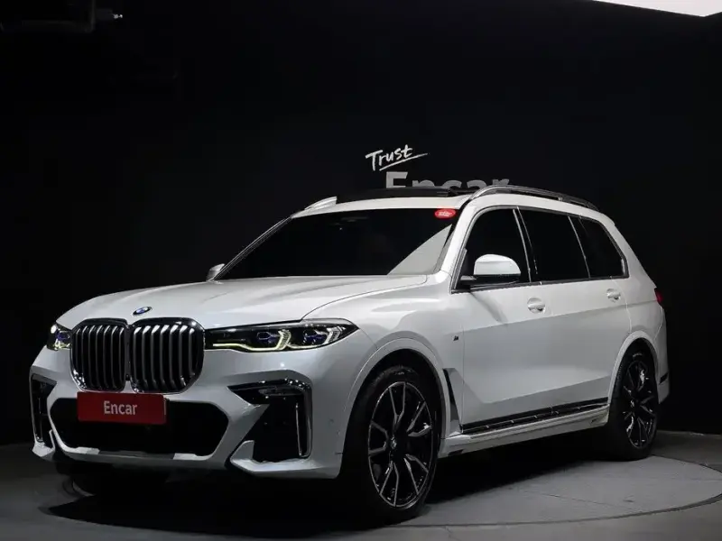 2022 BMW X7 с пробегом 26 713 км