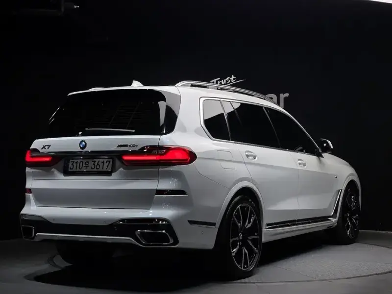 2022 BMW X7 с пробегом 26 713 км