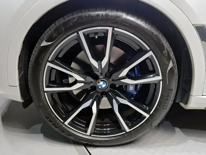 2022 BMW X7 с пробегом 26 713 км