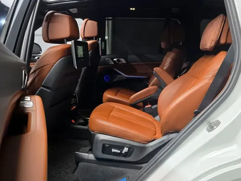 2022 BMW X7 с пробегом 26 713 км