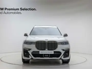 2022 BMW X7 с пробегом 82 643 км