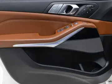 2022 BMW X7 с пробегом 82 643 км