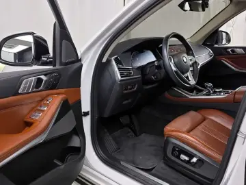 2022 BMW X7 с пробегом 110 956 км