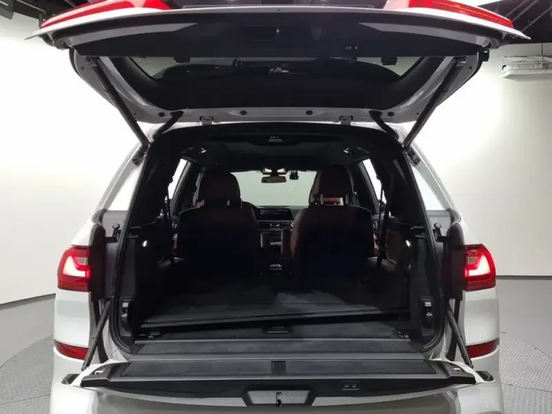 2022 BMW X7 с пробегом 53 441 км