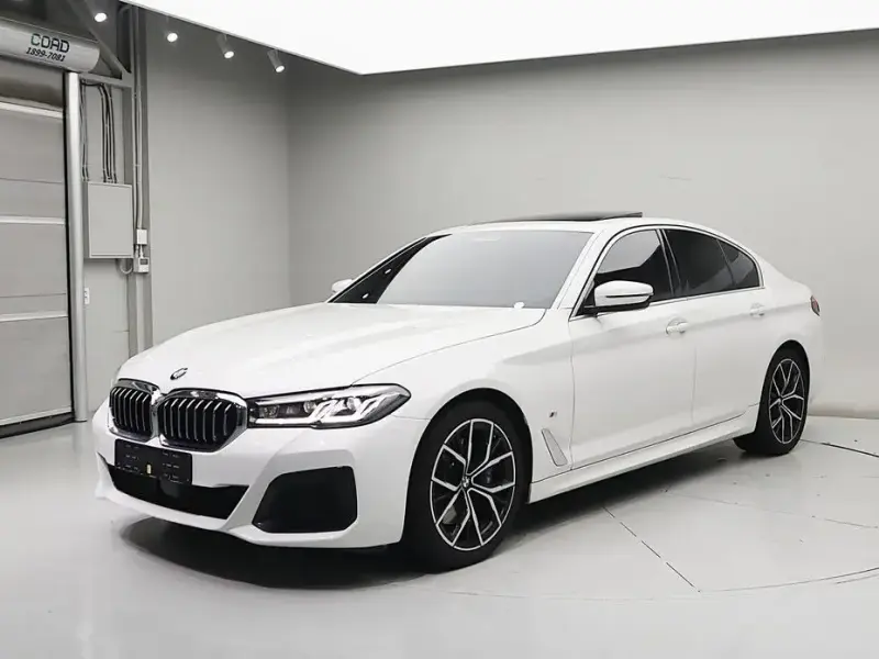 2021 BMW 5 серии с пробегом 60 869 км