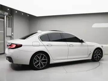 2021 BMW 5 серии с пробегом 60 869 км