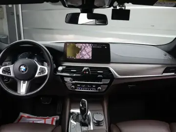2021 BMW 5 серии с пробегом 60 869 км