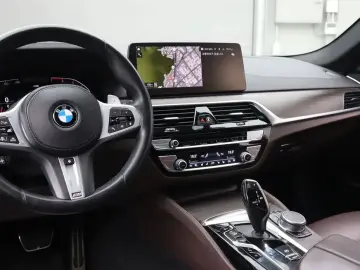 2021 BMW 5 серии с пробегом 60 869 км