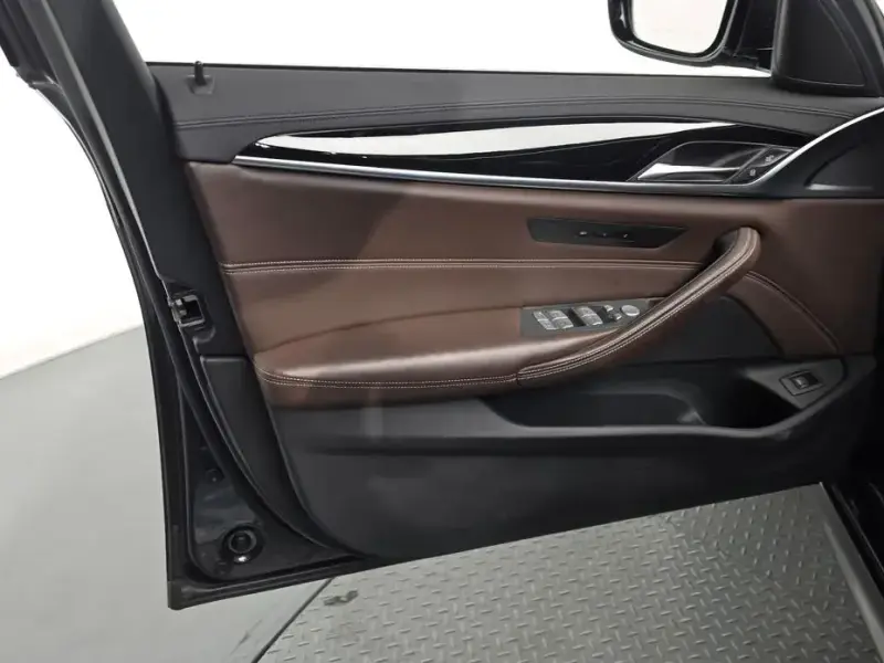 2019 BMW 5 серии с пробегом 63 634 км