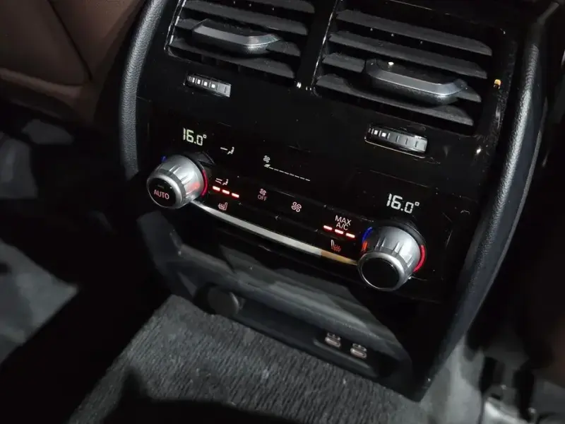 2019 BMW 5 серии с пробегом 63 634 км