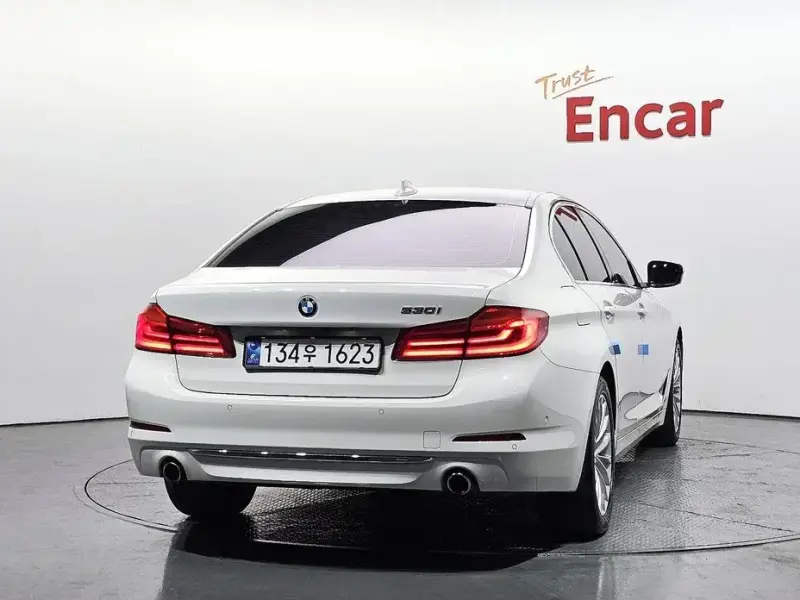2020 BMW 5 серии с пробегом 70 970 км