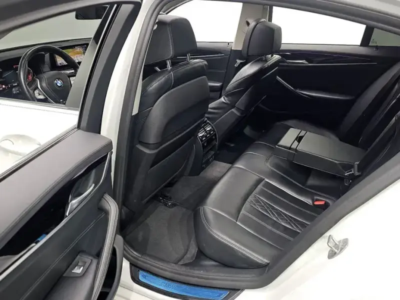 2020 BMW 5 серии с пробегом 70 970 км