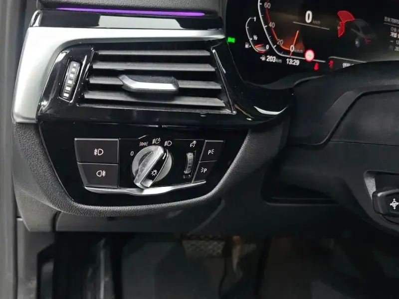 2020 BMW 5 серии с пробегом 70 970 км