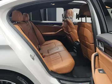 2021 BMW 5 серии с пробегом 73 209 км