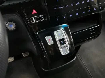 2022 Hyundai Staria с пробегом 77 875 км