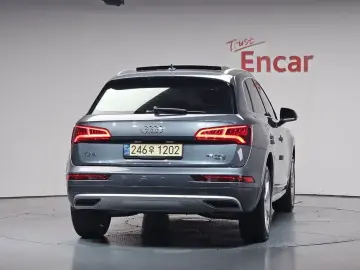 2020 Audi Q5 с пробегом 57 031 км