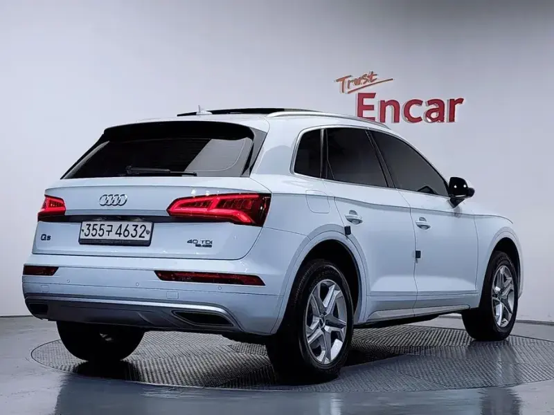 2020 Audi Q5 с пробегом 77 956 км