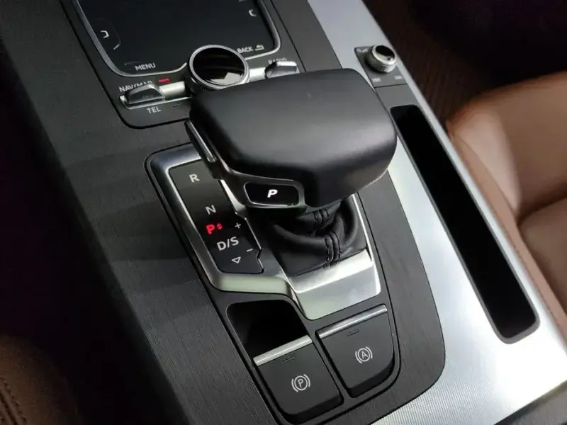 2020 Audi Q5 с пробегом 77 956 км