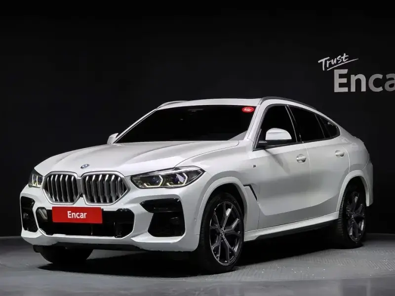2022 BMW X6 с пробегом 130 989 км