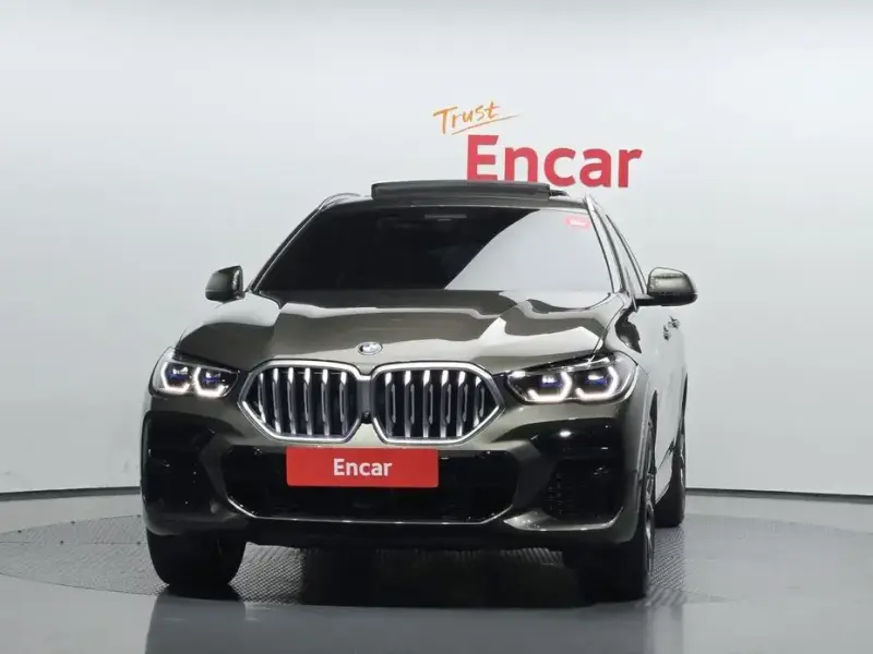 2022 BMW X6 с пробегом 14 959 км