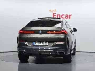 2022 BMW X6 с пробегом 14 959 км