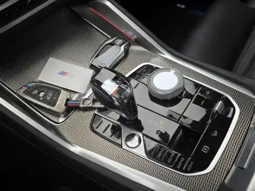 2022 BMW X6 с пробегом 14 959 км