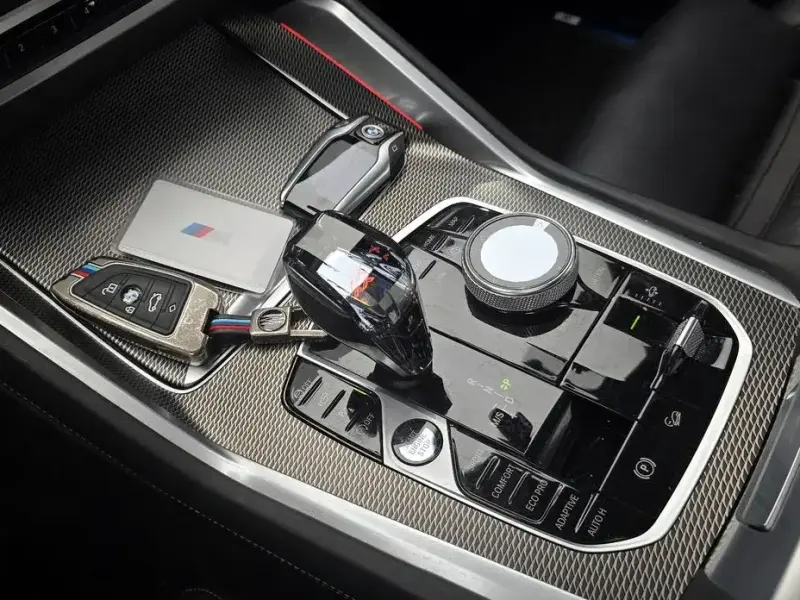 2022 BMW X6 с пробегом 14 959 км