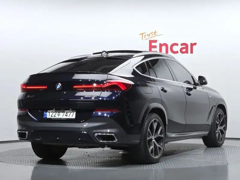 2022 BMW X6 с пробегом 39 028 км