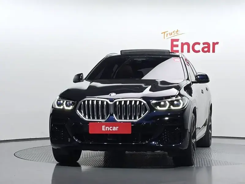 2022 BMW X6 с пробегом 39 028 км
