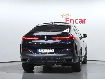 2022 BMW X6 с пробегом 39 028 км