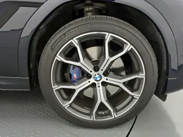 2022 BMW X6 с пробегом 39 028 км
