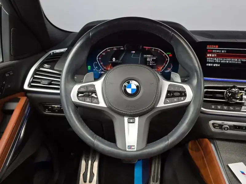 2022 BMW X6 с пробегом 39 028 км