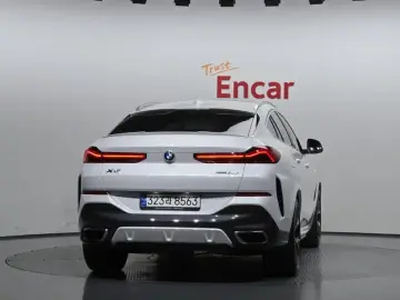 2022 BMW X6 с пробегом 66 425 км