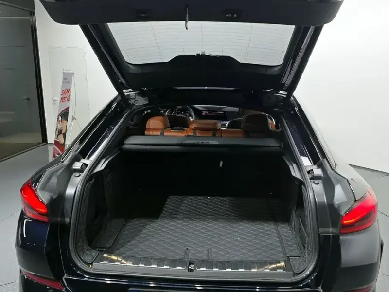 2022 BMW X6 с пробегом 39 028 км