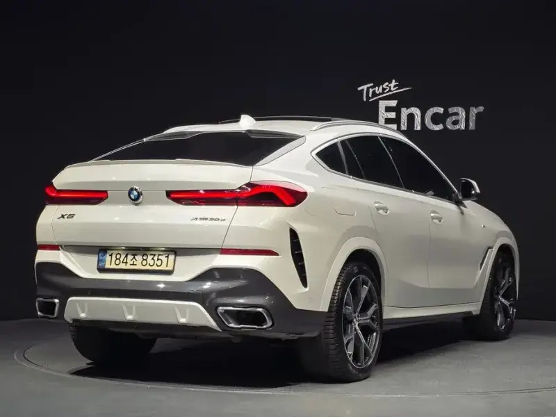 2022 BMW X6 с пробегом 65 117 км