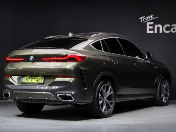 2022 BMW X6 с пробегом 67 701 км