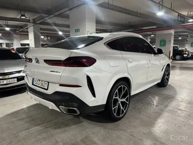 2022 BMW X6 с пробегом 56 192 км