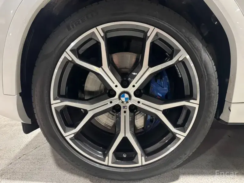 2022 BMW X6 с пробегом 56 192 км