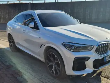 2022 BMW X6 с пробегом 56 000 км