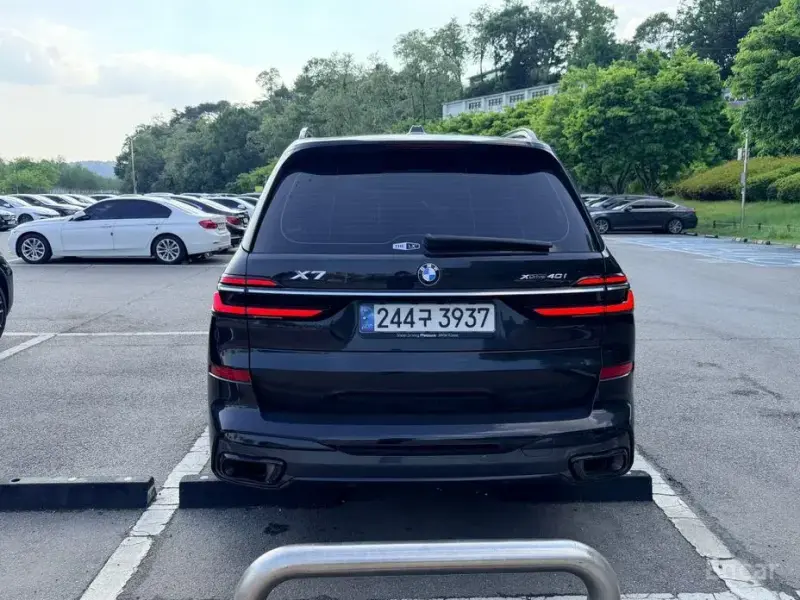 2025 BMW X7 с пробегом 19 325 км