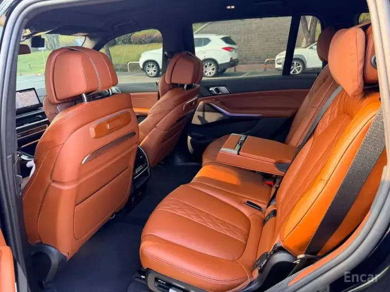 2025 BMW X7 с пробегом 19 325 км