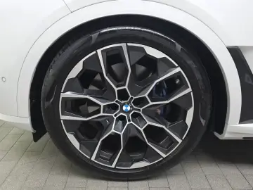 2025 BMW X7 с пробегом 15 350 км