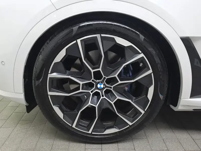 2025 BMW X7 с пробегом 15 350 км
