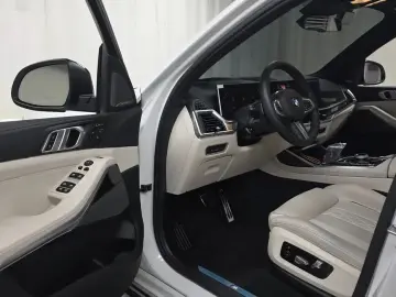 2025 BMW X7 с пробегом 15 350 км