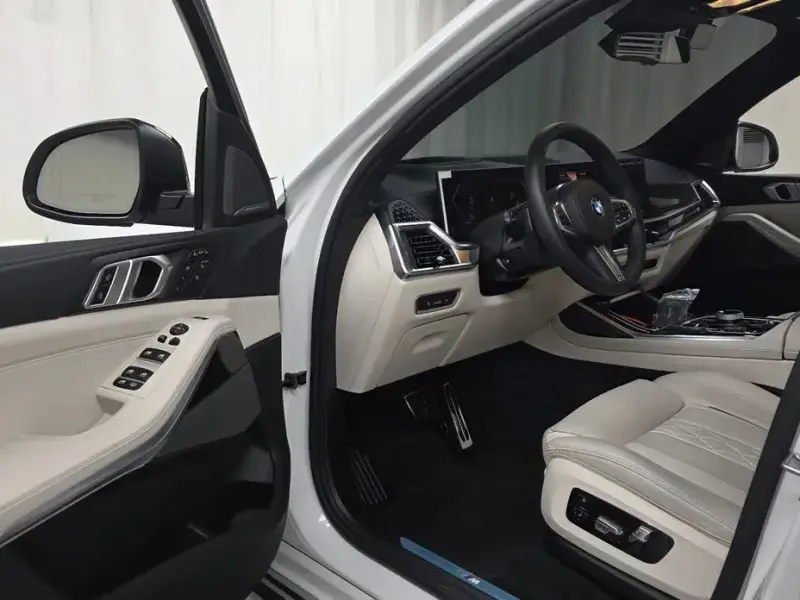 2025 BMW X7 с пробегом 15 350 км