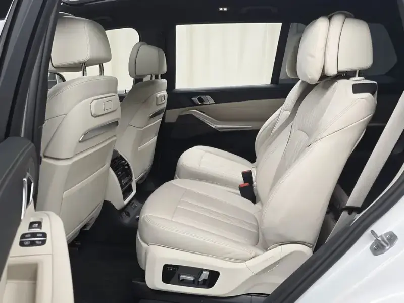 2025 BMW X7 с пробегом 15 350 км