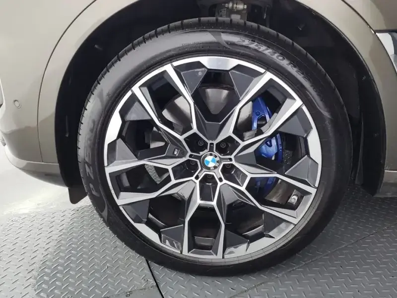 2025 BMW X7 с пробегом 18 544 км